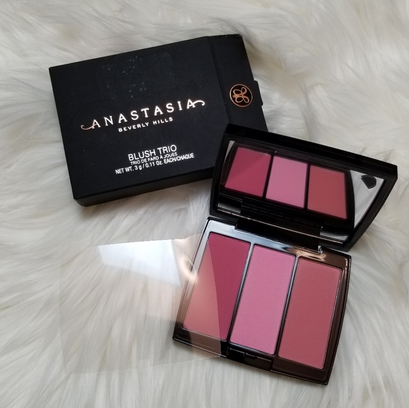 Anastasia Beverly Hills Other - Anastasia Beverly Hills Blush Trio in Pink Passion Anastasia Beverly Hills Other - Anastasia Beverly Hills Blush Trio in Pink Passion